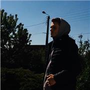 Professeur d’histoire, étudiant en commerce international